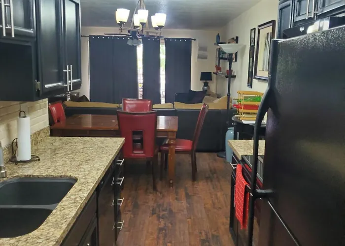 Lakeside Biltmore Village Apartment *